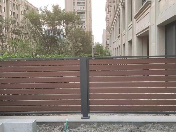 鋁合金護(hù)欄